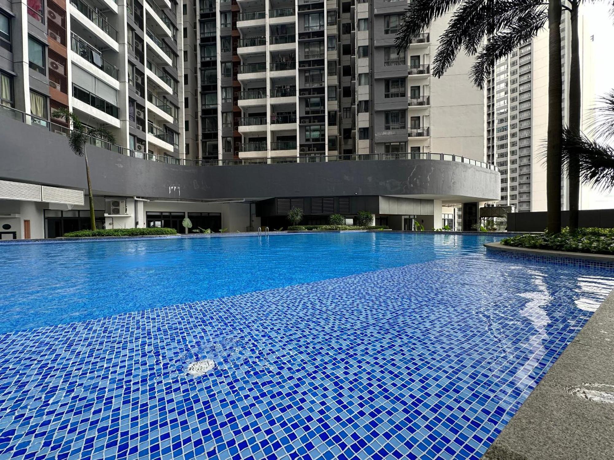 R&f 2 Bedroom 4 Pax High Floor Netflix Wifi